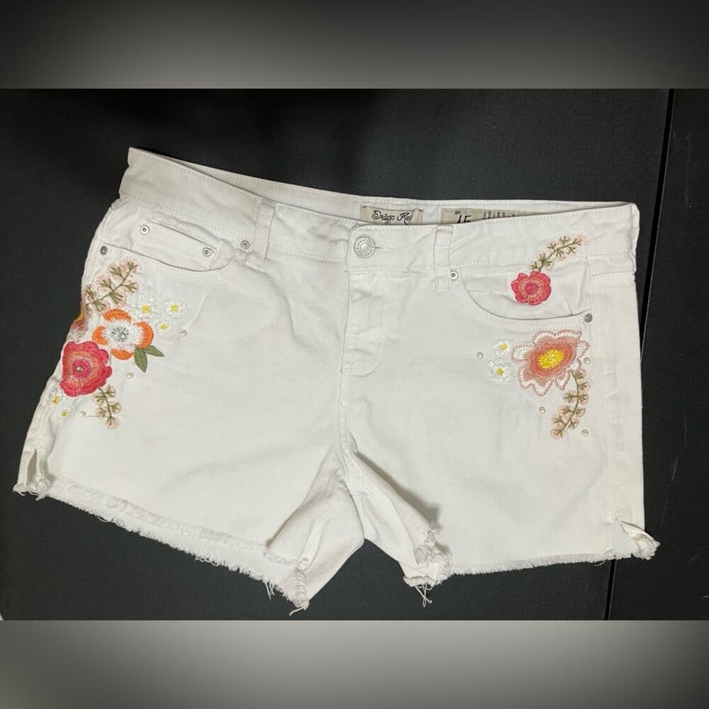 Indigo Rein White Jean Shorts with Floral Embroidery SIZE 15
